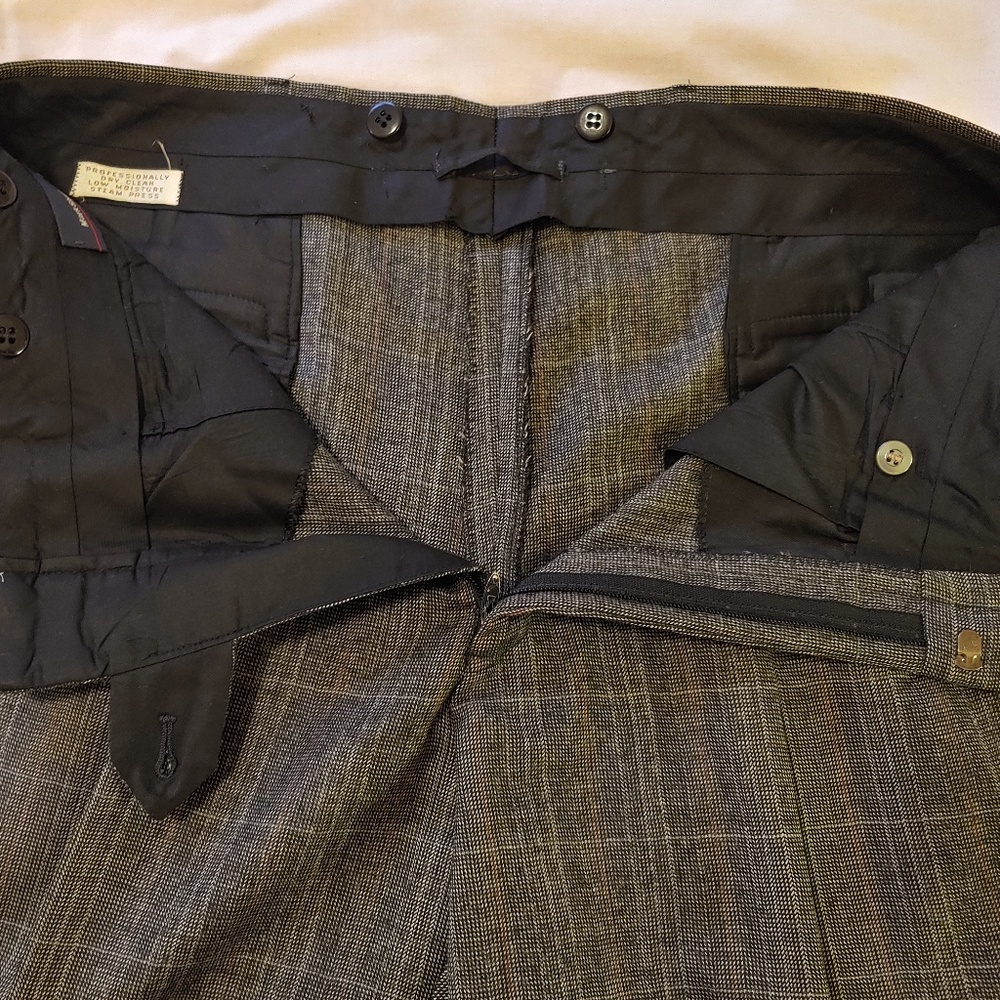 WOOL Full-cut Pleated Slacks - Picture 6 of 6